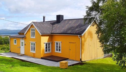 Four-Bedroom Holiday Home