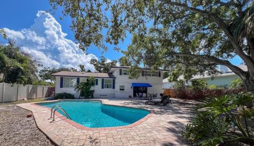 Four-Bedroom Holiday Home