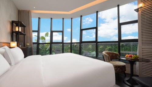 Suite with Garden View