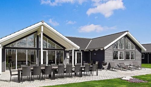 Seven-Bedroom Holiday Home