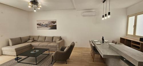 One-Bedroom Apartment with Balcony