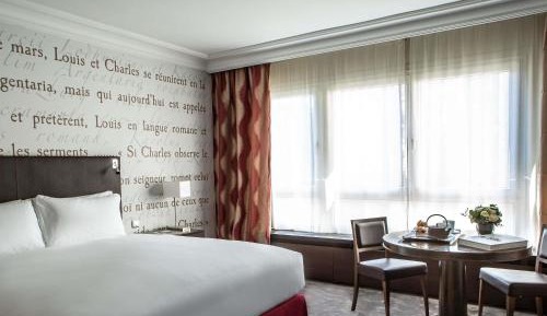 Luxury King or Twin Room with View