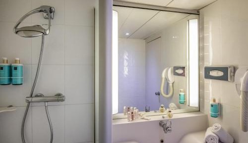 Classic Room with One Double Bed and One Single Bed