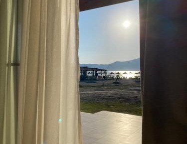 Deluxe Double Room with Side Sea View
