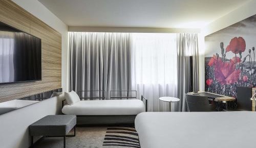 Superior Family Room with Double Bed and Sofa for children