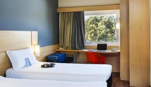 Standard Apartment with Twin Beds