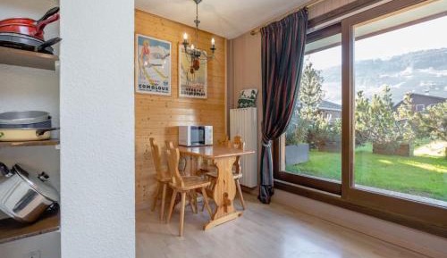 Apartment with Garden View