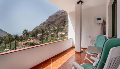Superior One-Bedroom Apartment with Balcony