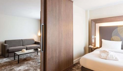 Suite with King Bed and lounge