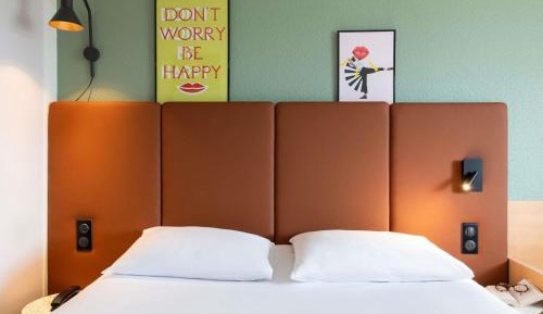 Standard Room with 1 Double and 1 Single Bed
