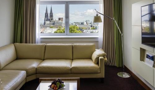 Deluxe King Suite