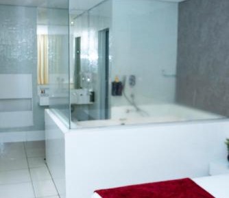 One-Bedroom Apartment with Spa Bath
