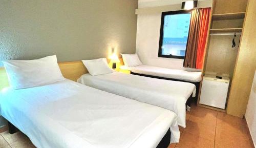 Triple Room with City View