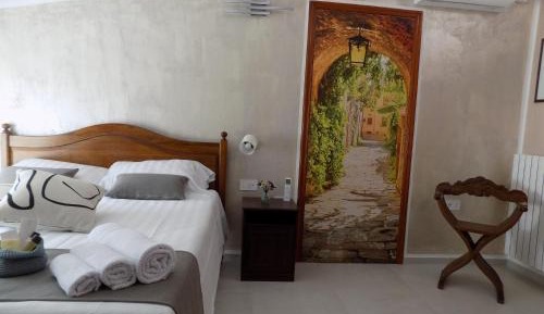 Double Room with Shared Bathroom
