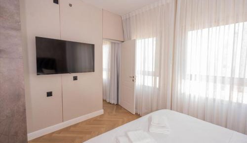 Two-Bedroom Apartment with Balcony and Sea View