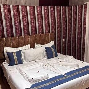 Quadruple Room with Private Bathroom