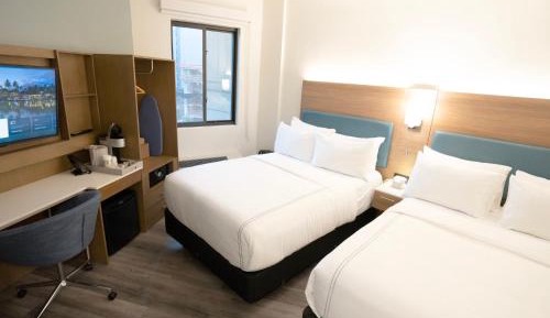 Queen Room - Communications Accessible