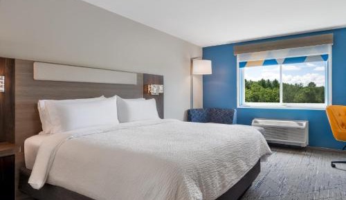 King Room - Hearing Accessible
