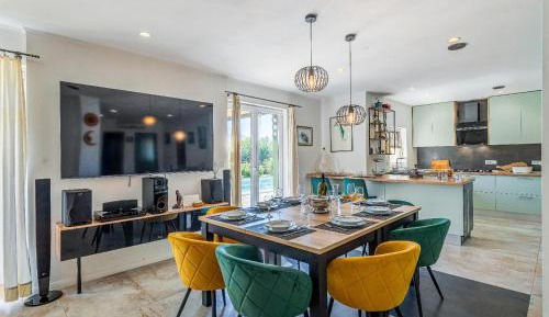Four-Bedroom Holiday Home
