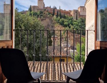 Apartment with Terrace and Alhambra view