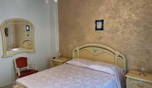 Superior One-Bedroom Apartment with Balcony