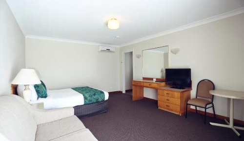 Standard Queen Room