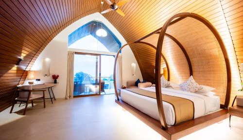 Junior Suite with Balcony