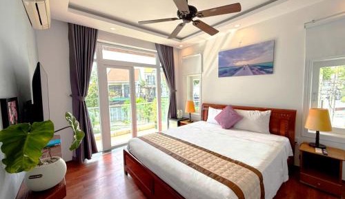 Queen Room with Balcony