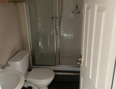 Twin Room with Shower