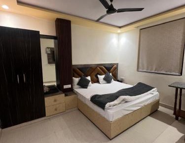 Single Room with Bathroom