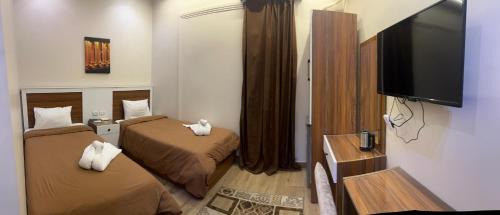 Twin Room with Private Bathroom