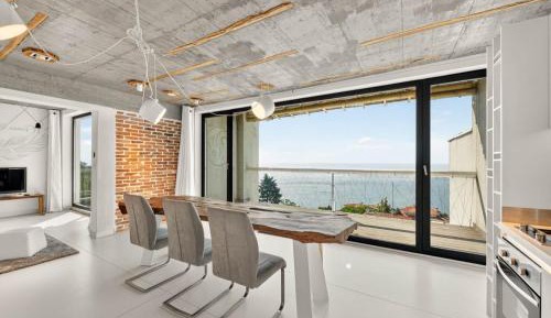 One-Bedroom Apartment with Sea View and Balcony