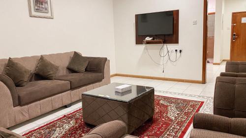 Deluxe One-Bedroom Apartment