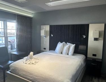 Queen Room with Sea View
