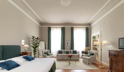 Deluxe Two-Bedroom Apartment