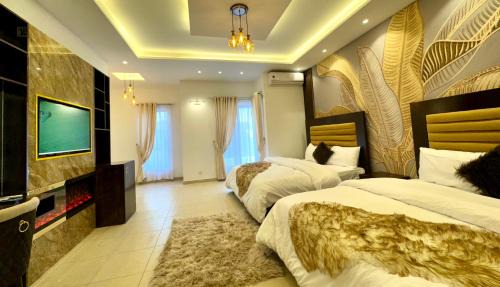 Deluxe Family Room