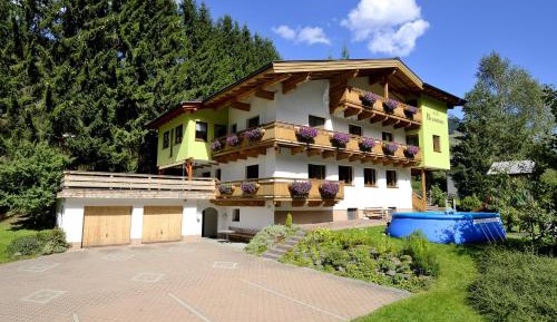 Ten-Bedroom House 8 beds 3 kitchen