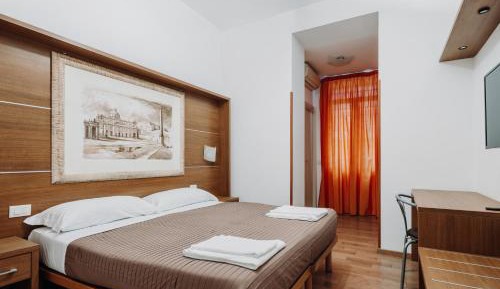 Large Double or Twin Room