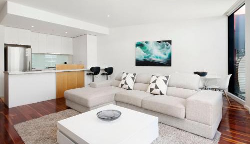 Deluxe Two-Bedroom River View Apartment with Two Bathrooms and Balcony
