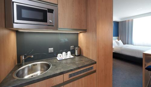 Queen Suite with Kitchenette