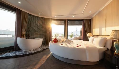 Executive Suite Ocean View with Private Balcony