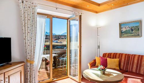 Superior One-Bedroom Apartment with Balcony