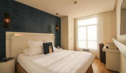 Classic Queen Room with Queen Bed - Non-Smoking