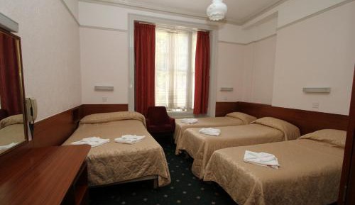 Quintuple Room