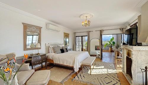 Suite with Mountain View
