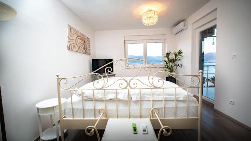 Double Room with Balcony and Sea View