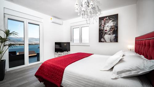 Deluxe Double Room with Balcony and Sea View