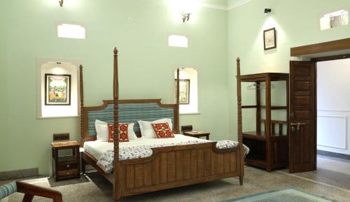 Suite with Mountain View