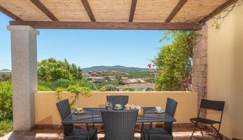 Villa with Garden View