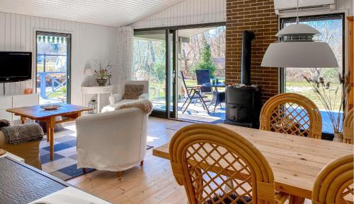 Three-Bedroom Holiday Home 